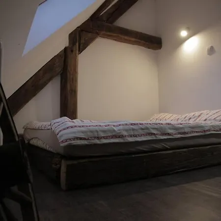 Entire In The Center With Free Parking 아파트